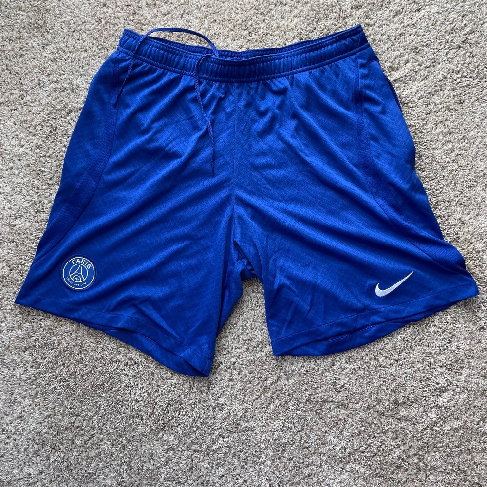 Nike Paris Saint Germain PSG blue training shorts with pockets